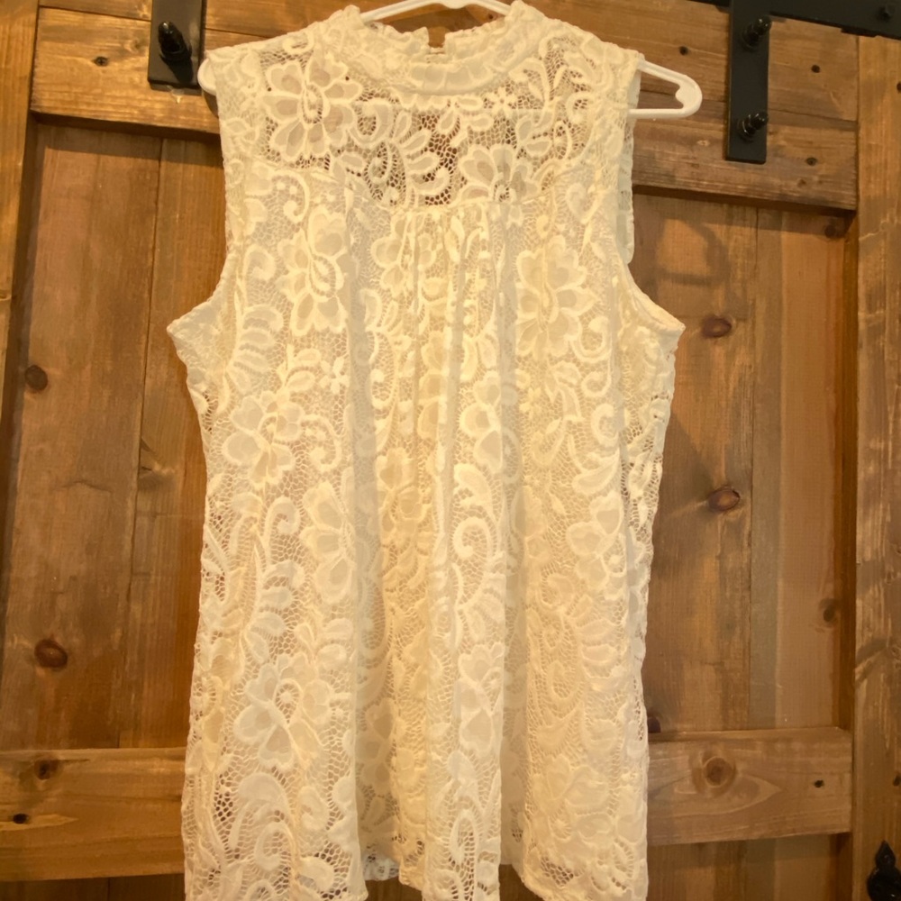 Stretch lace top. NWOT.